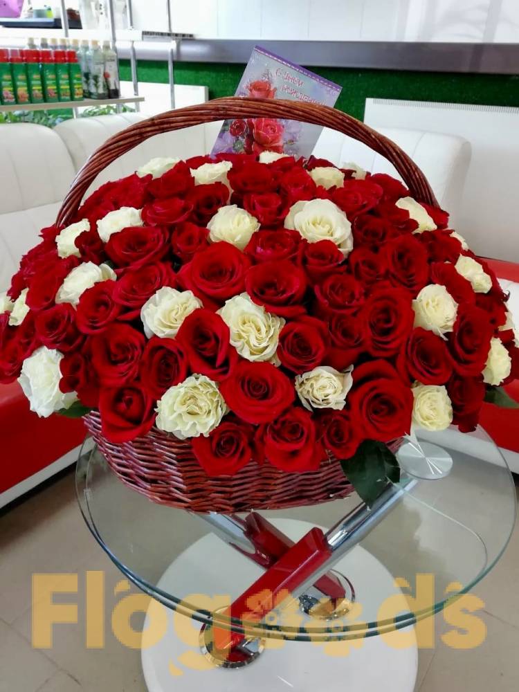 Корзина «Королеве» за 81 499 руб.